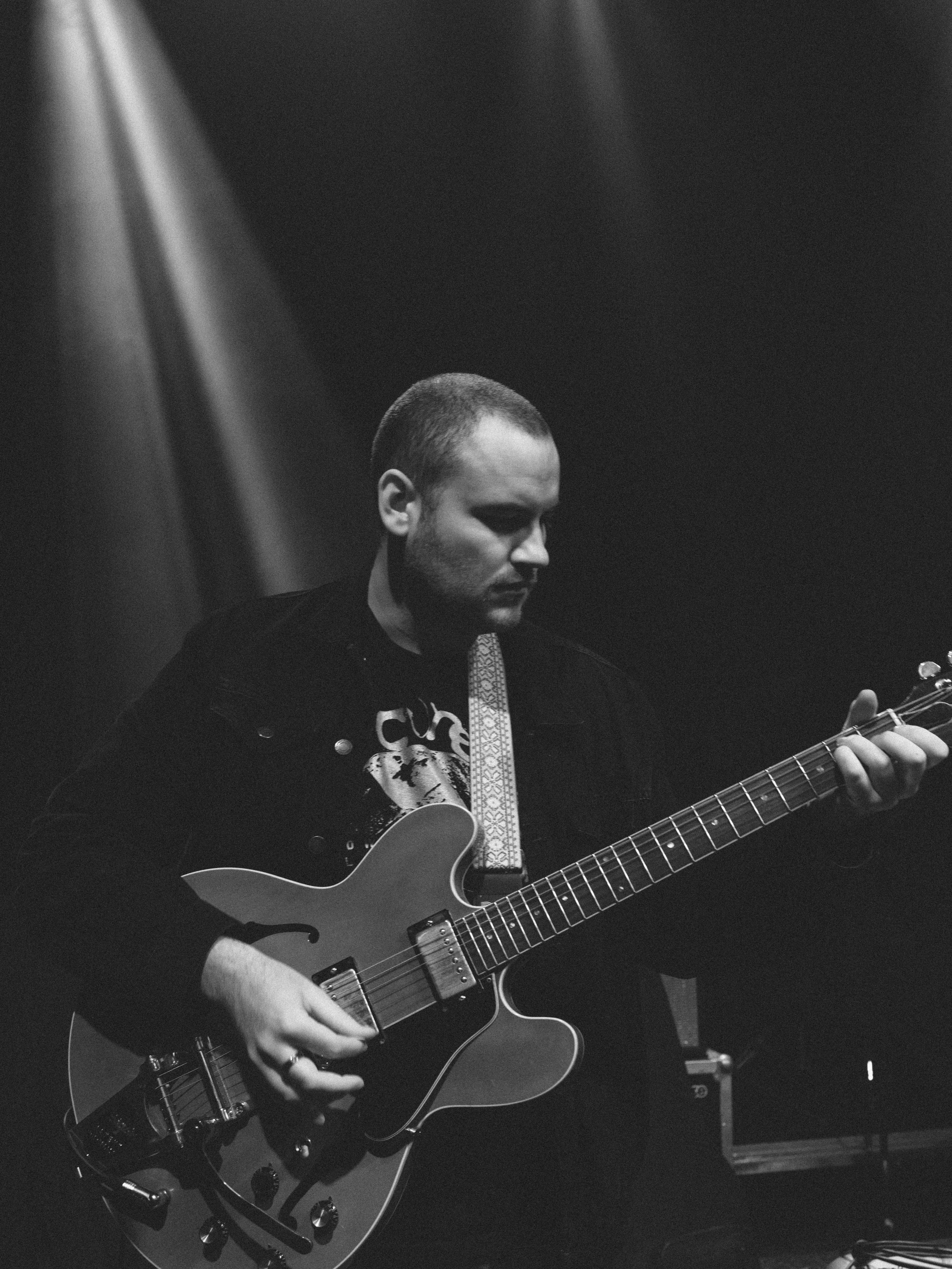 Daragh Wearen - gitarist / bassist Credits: