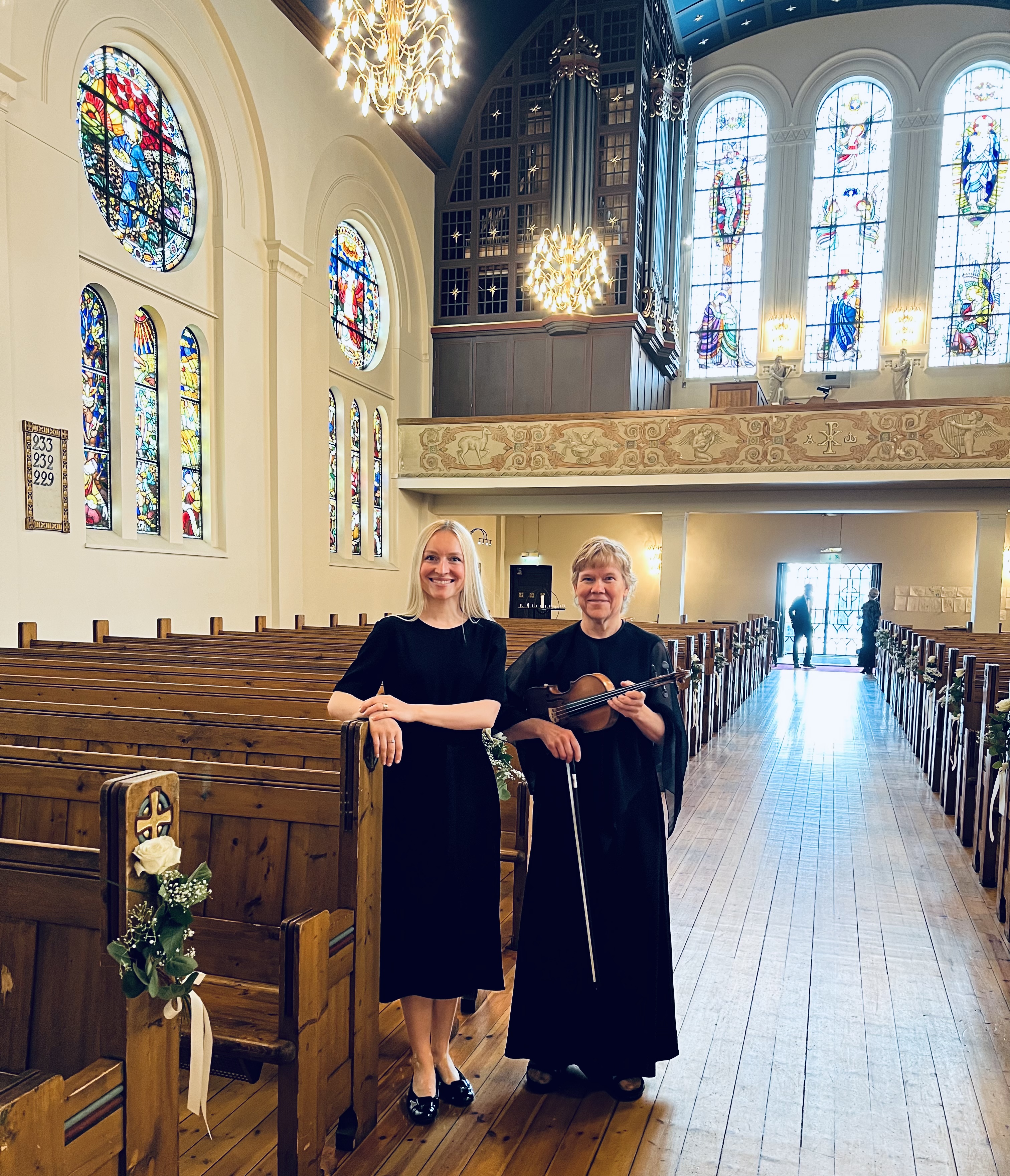 Fiolin- og pianomusikk til alle anledninger.  Credits: