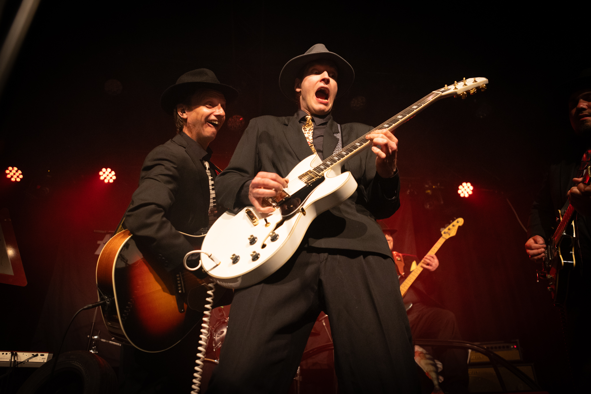 Harry Hoovers - Hyllest til Vazelina Bilopphøggers Credits: