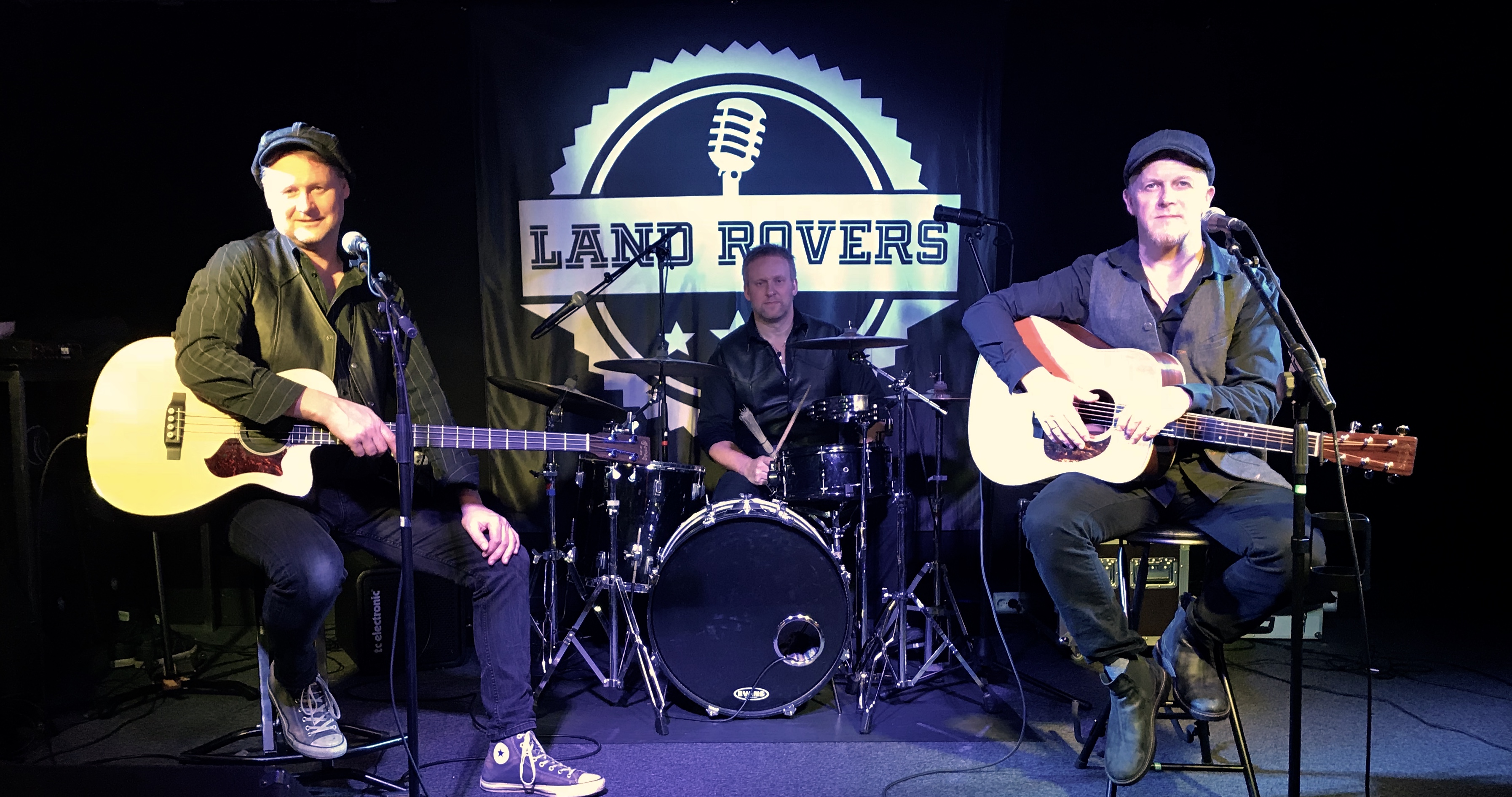 Book Land Rovers - Akustisk band fra Ås med 3 medlemmer