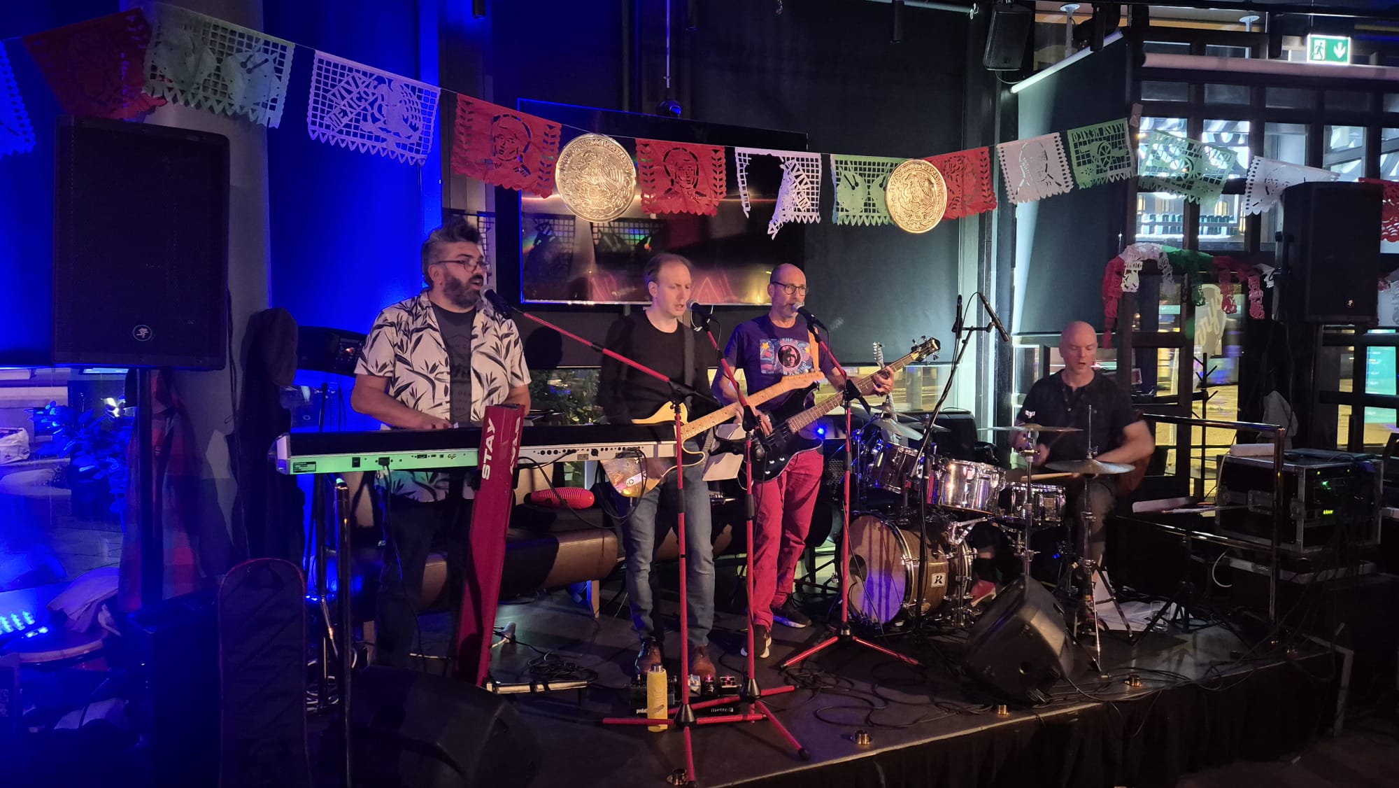 Los Importados Credits: