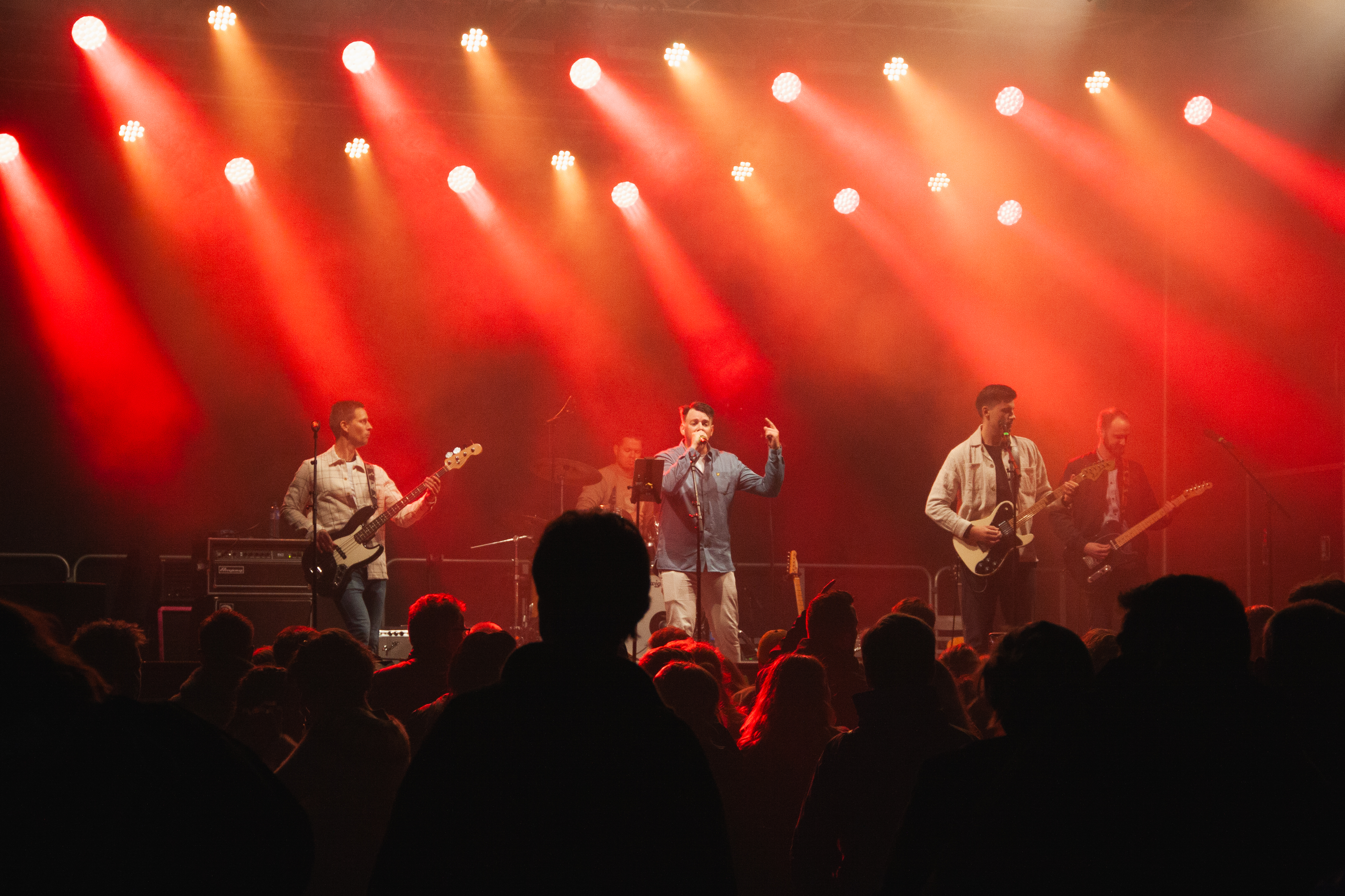 På Grensen Til Allsang Credits: