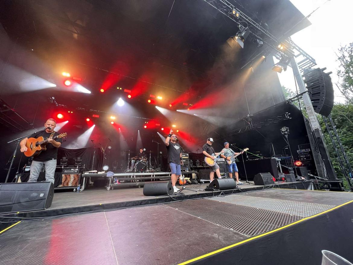 Sheriffkontoret Credits: