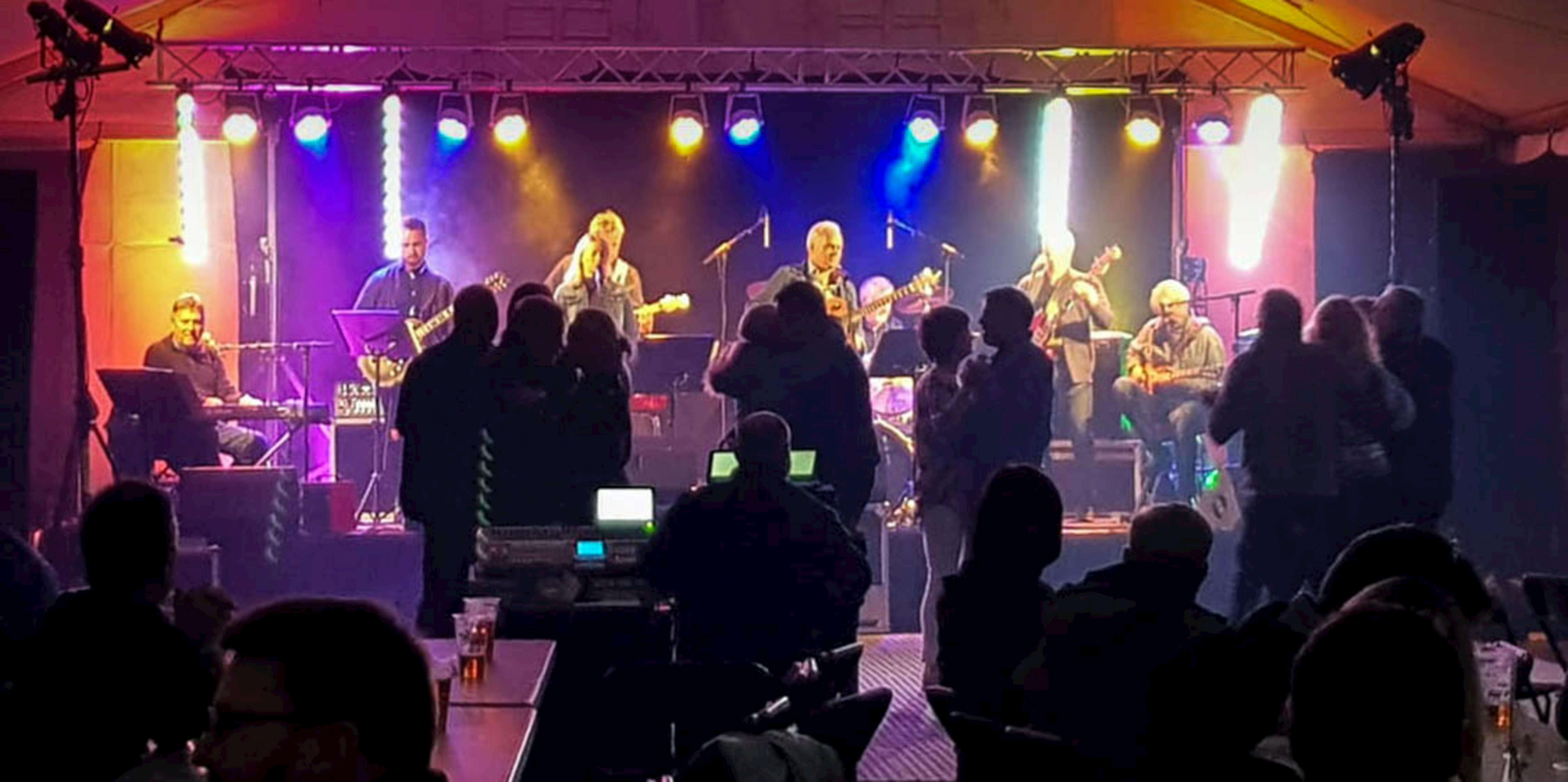 Book The Brothers in Arms Festband fra Bergen med 8 medlemmer